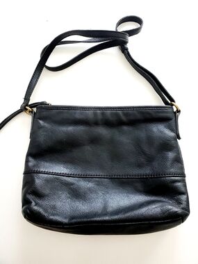 Kelly & Katie Black Leather Crossbody Bag